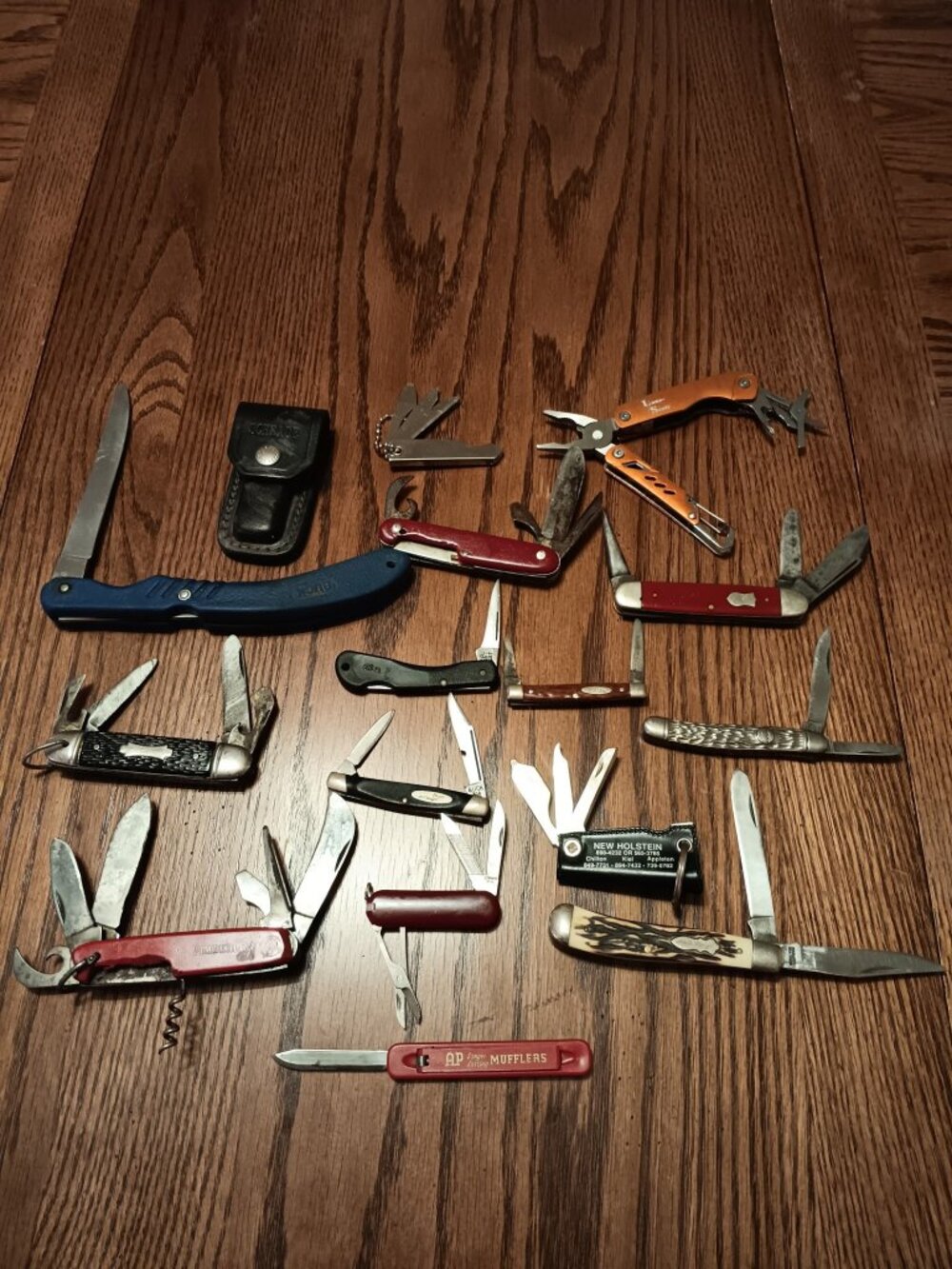 Lot of 15 Vintage & Modern Pocket Knives - Multi-Tools & Utility Folding Knives